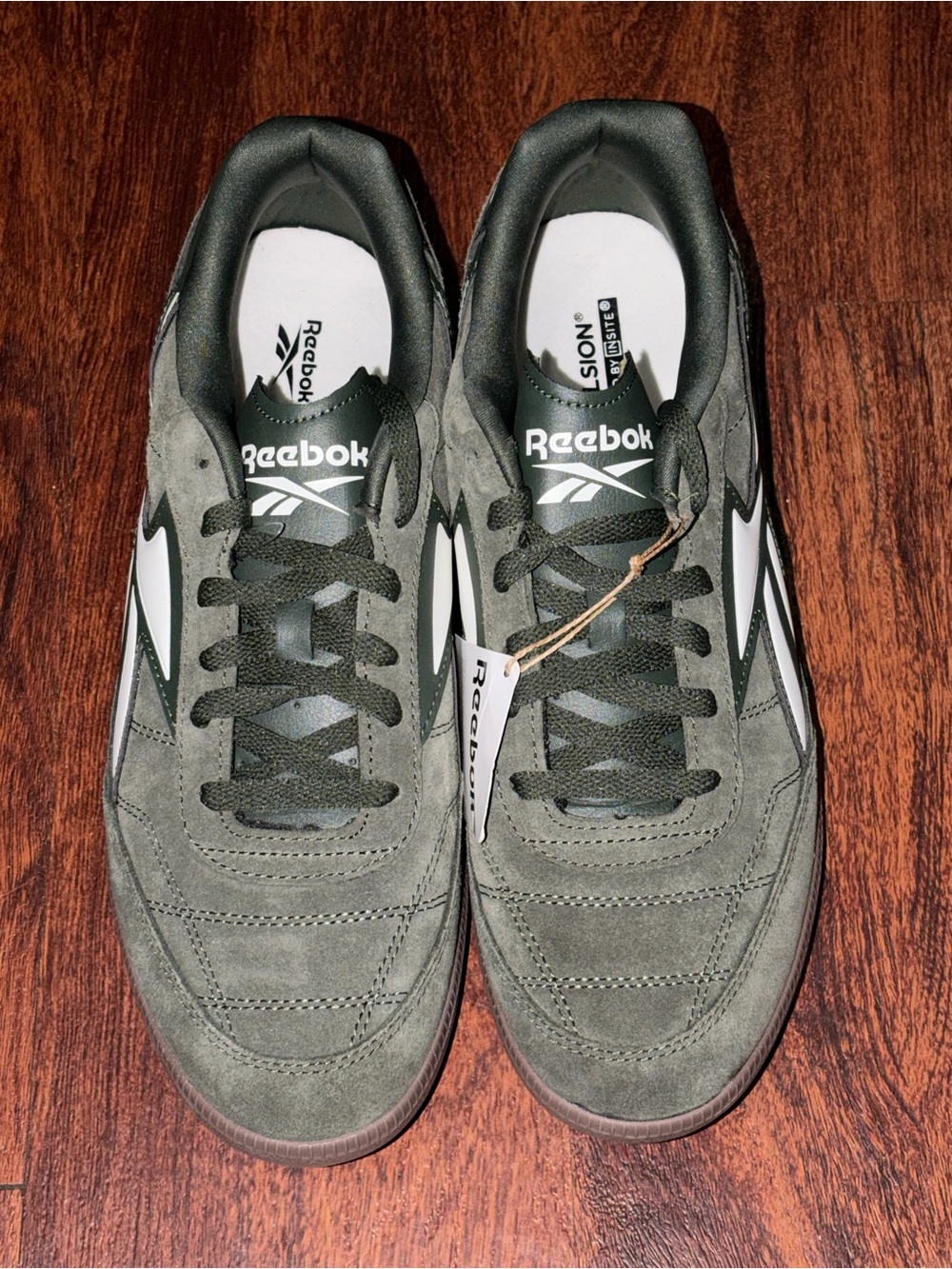 Reebok - Picture 3 of 8